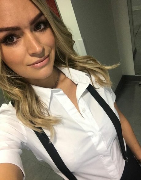 Laura Woods pretty actress galleries