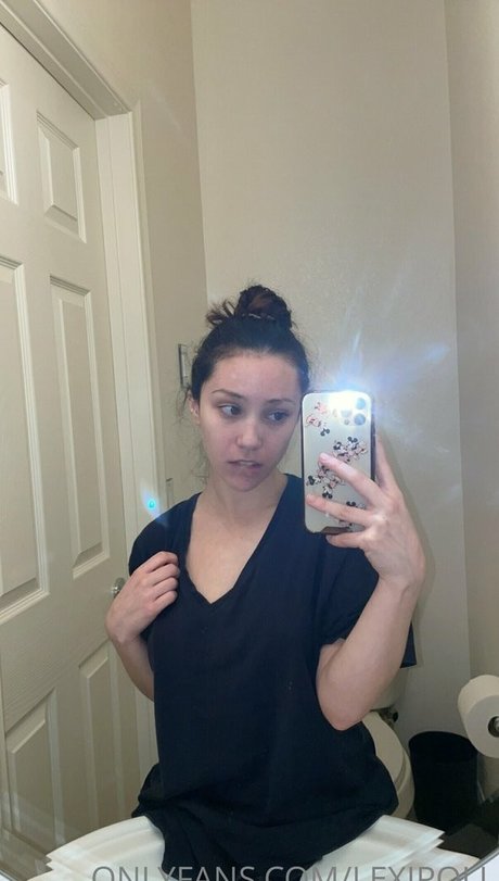 dripping wet pussy onlyfans hot naked pics