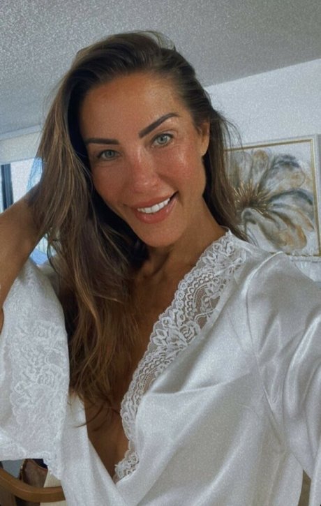 Fernanda Agnes best pornstar img