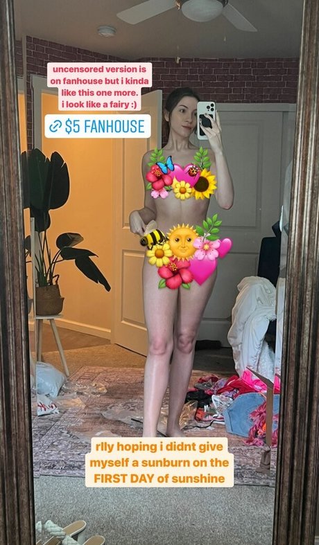 Novaleesi star naked galleries