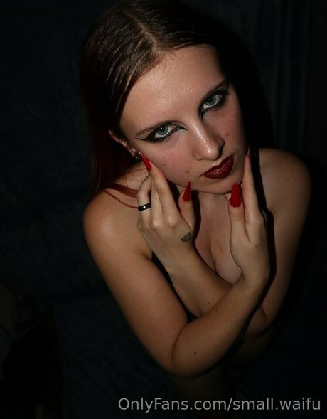 small waifu beautiful actress picture