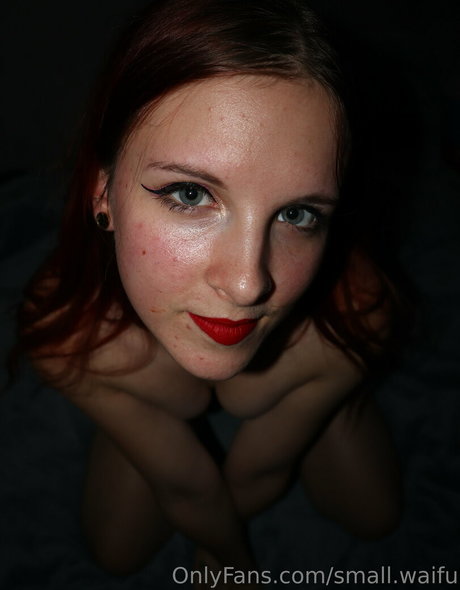 small waifu sexy actress image