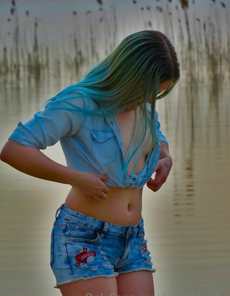 small waifu star naked pictures