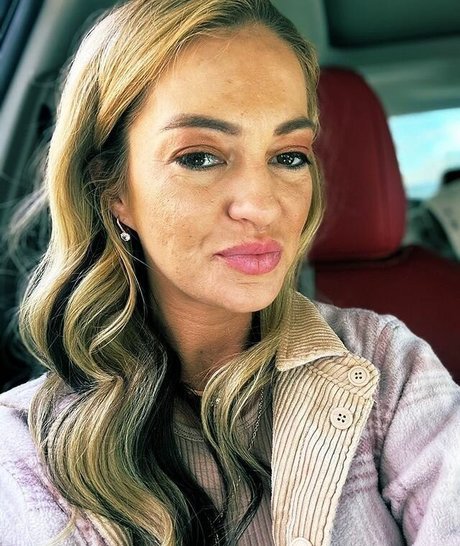 Alisha Edwards sexy star img