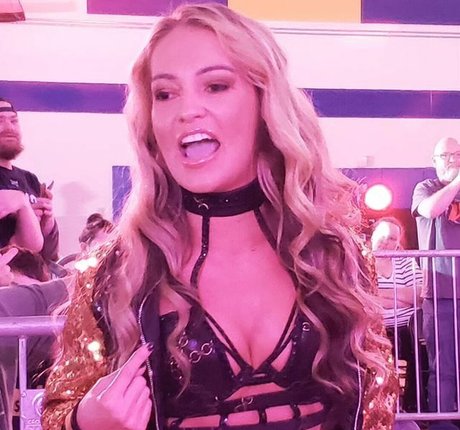 Alisha Edwards model top pictures