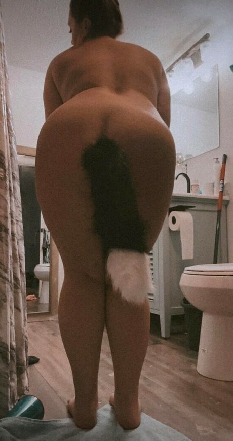 OfficiallymommingYou exclusive star img