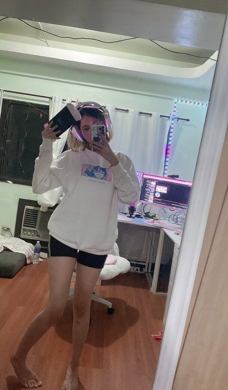 black onlyfans pornographic image