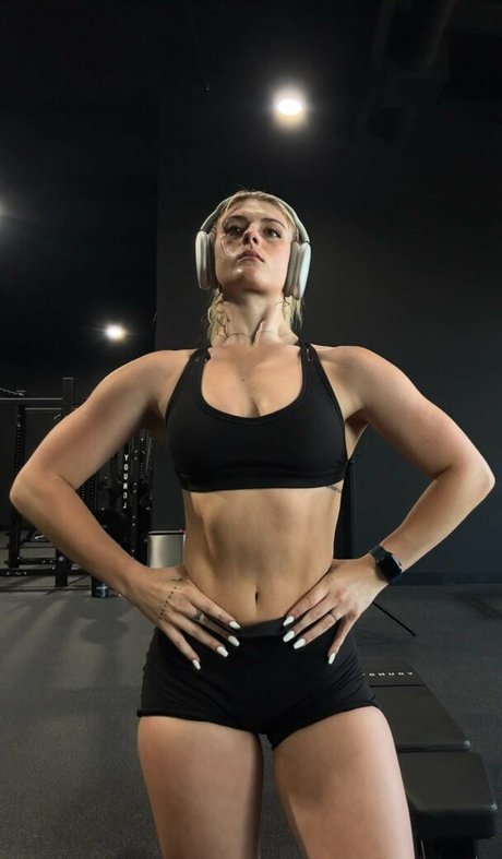 curvy muscle onlyfans free sexy picture