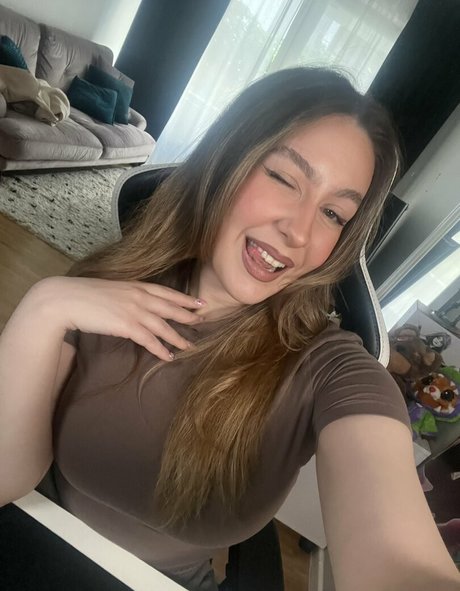 Troubleinc model high quality pic