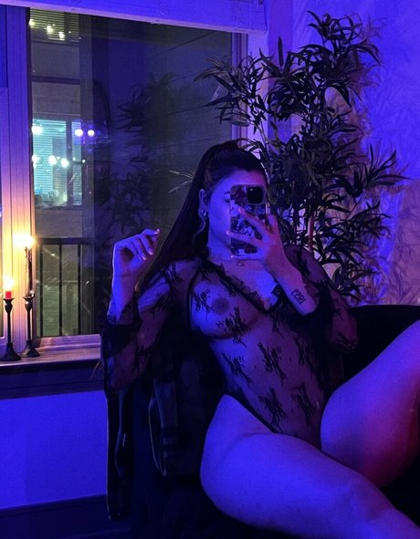 Nisuhhh high quality model galleries