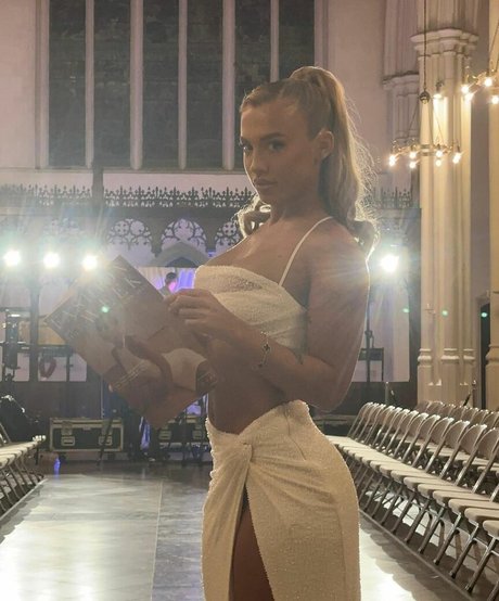 Tammy Hembrow model high quality pics