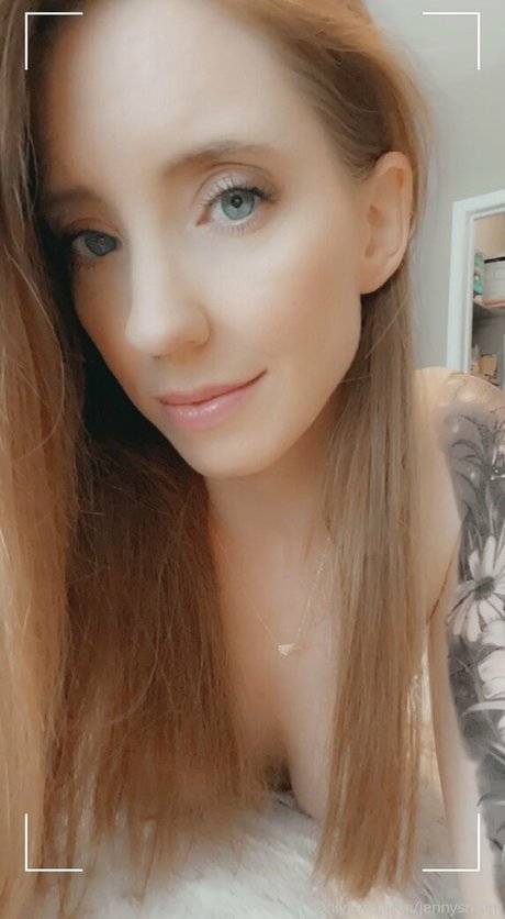 Jennysroom naked model pics