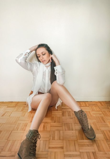 CrystAAHHL nudes pornstar gallery