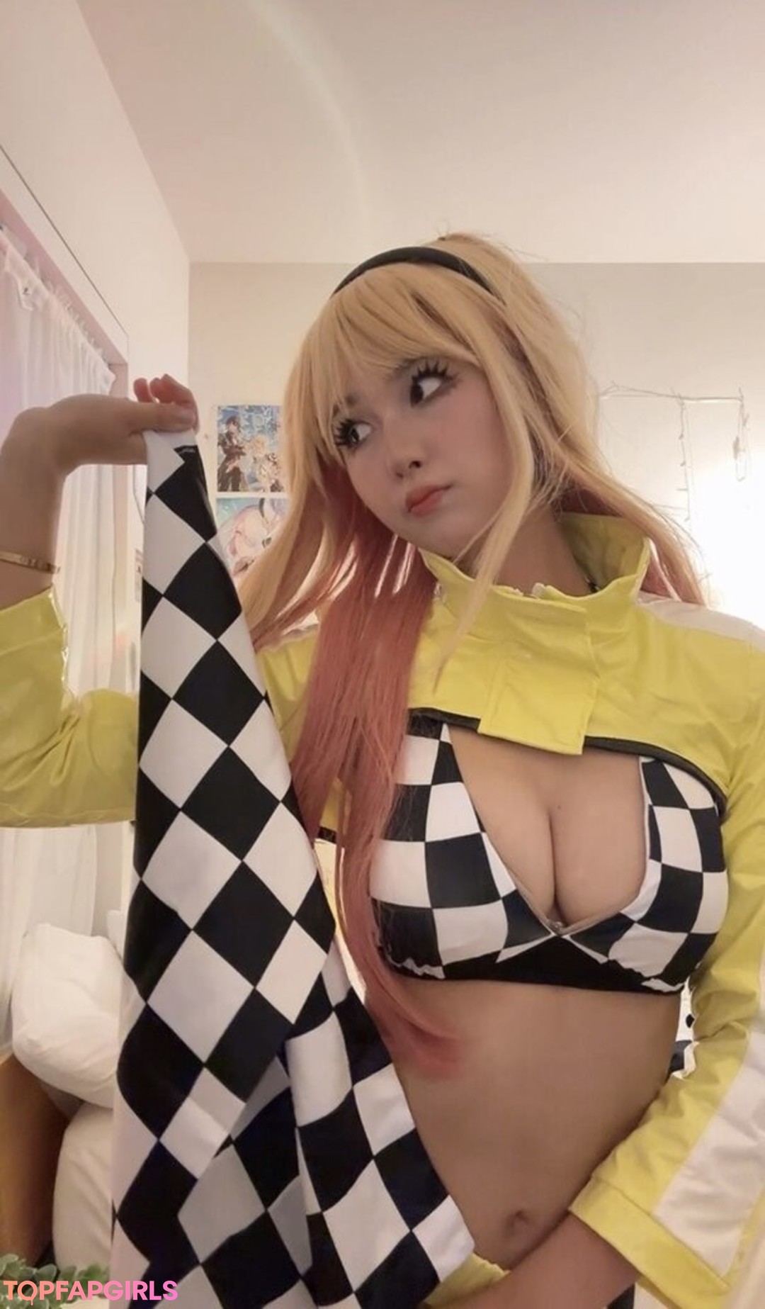 Amiechikin model sexy pics