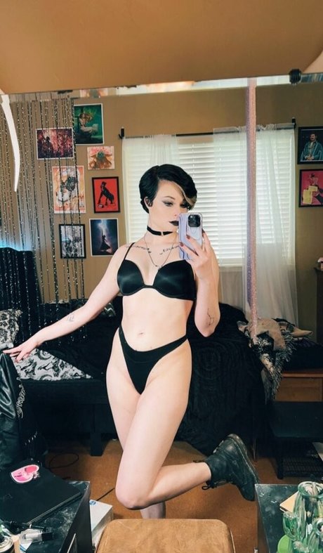 Harliantihero adult star picture