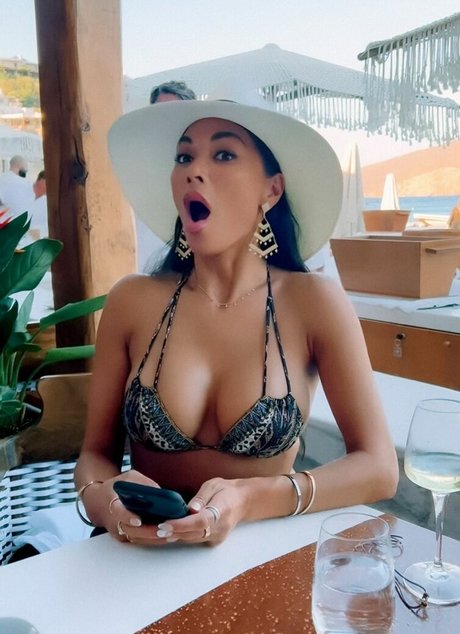 hands onlyfans beautiful naked picture