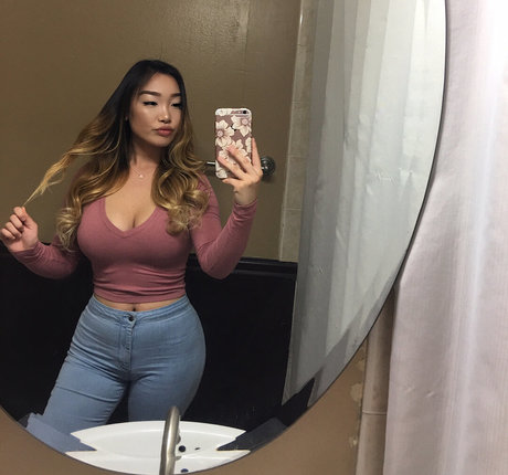 Shallyzsa model erotic photos