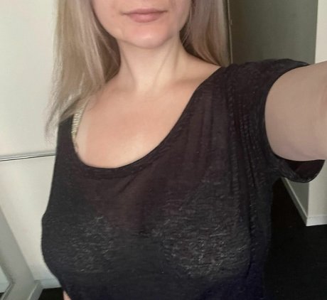 asian top onlyfans naked photo