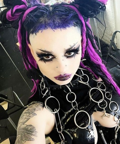 Zheani Sparkes sexy pornstar pics