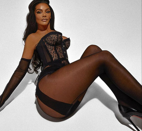 Chelsea Healey nude star picture