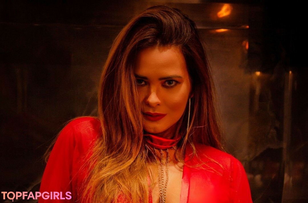 Geisy Arruda star top gallery