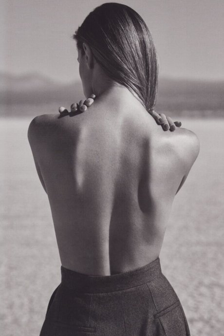 Alessandra Ambrosio model nude img