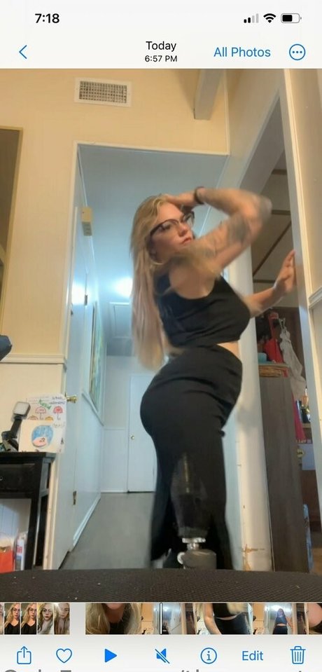 theamputeebitch star sexy photos