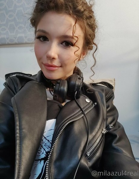 milaazulfree nude actress photo