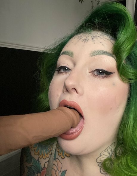 GaldaLou star hd pictures