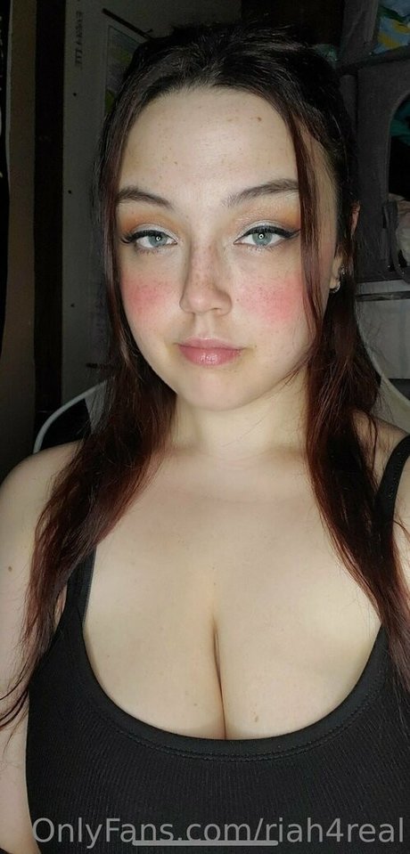 riah4real model nude pics