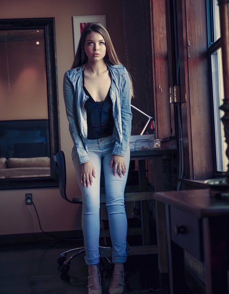 Lana Lea top model pictures