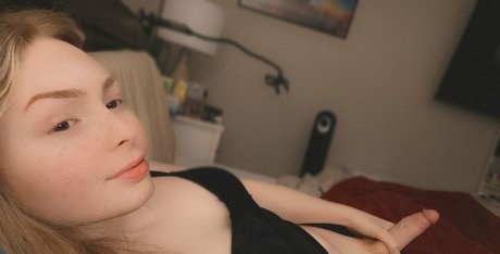 Shy Trans naked actress photos