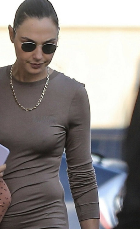 gal gadot free actress pics