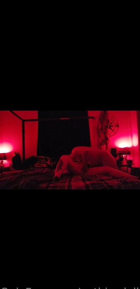 gothiccdollface hot actress pictures