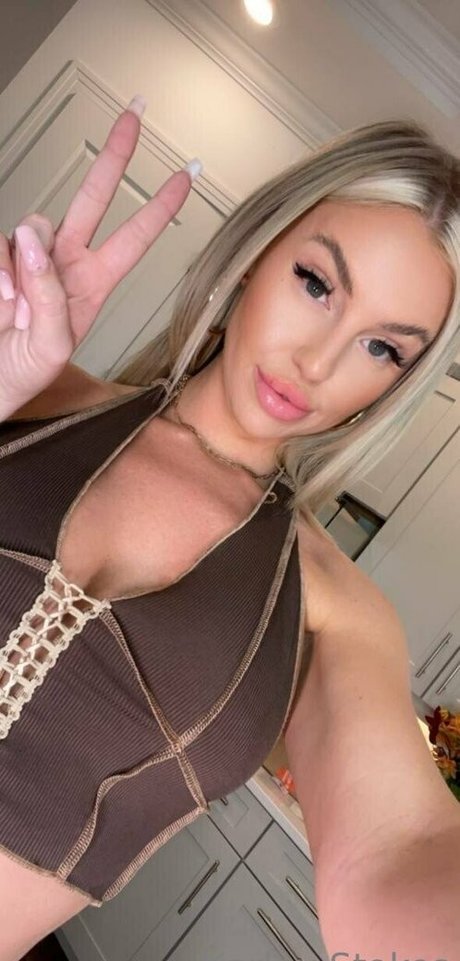 karleystokes hot actress picture