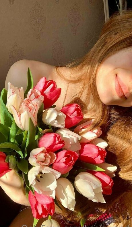 kasiawood best model picture