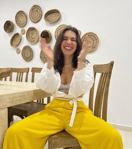 Isabella Gomez hd star photo