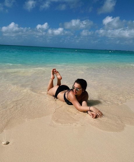 asian brunette onlyfans beautiful photos