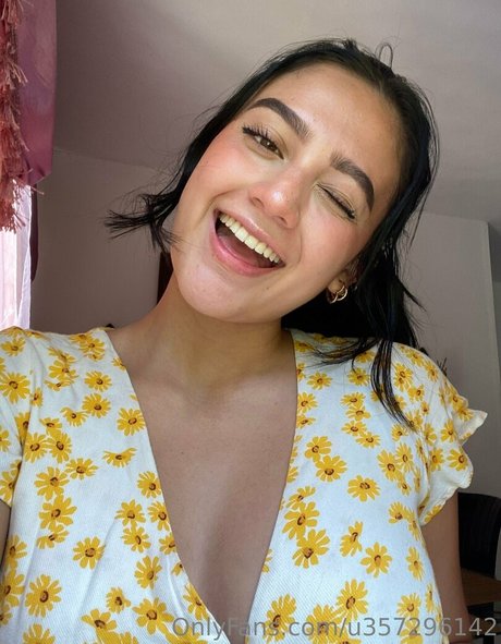 karina fernandez beautiful model pic