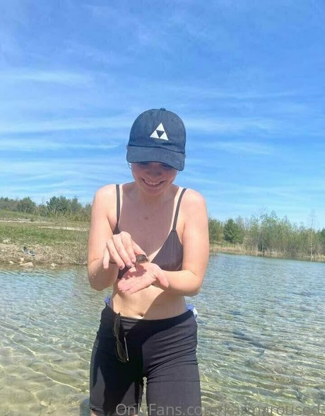 Karmaroused star nude archive