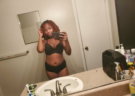 mochaaugust hot model photo