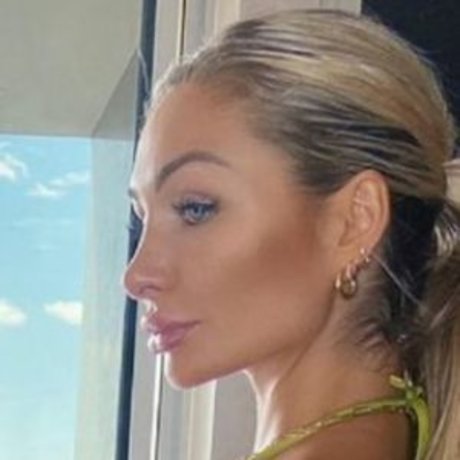 Nicusiafitxo model best picture