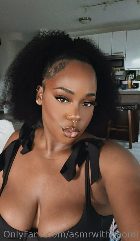 asmrwithnaomi nude model gallery