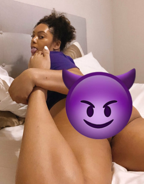 famousaria star art photos