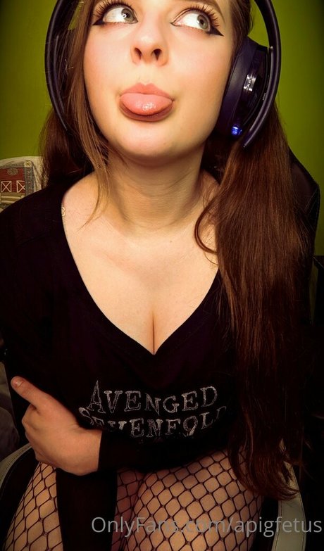 probablypiggy model sexy pic