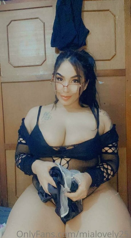 mialovely25 pornstar erotic photos