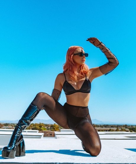 boobs onlyfans top photo