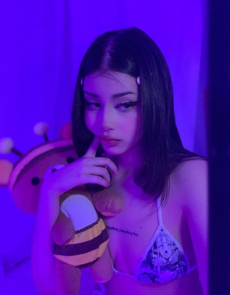 Daisyrot actress pics