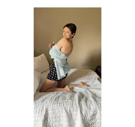 Girl On Cinema adult model images