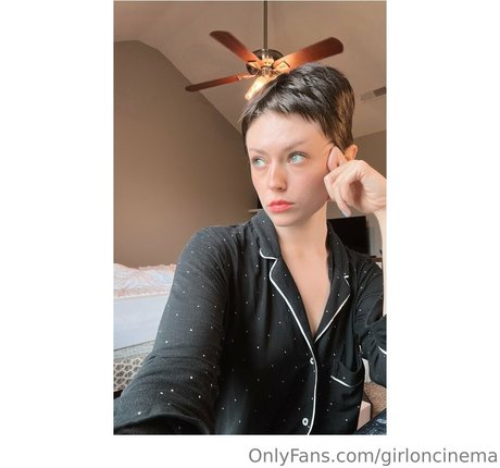 Girl On Cinema model photo